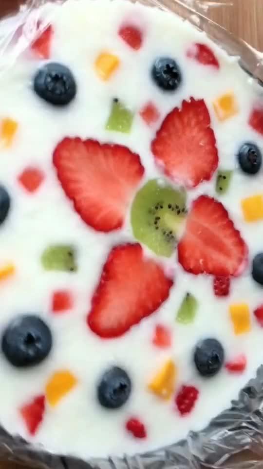 自制好吃的水果酸奶薄脆,简单易做,get到你了嘛